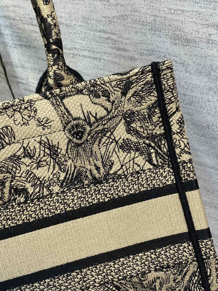 Handbag Dior size 26*8*22 cm