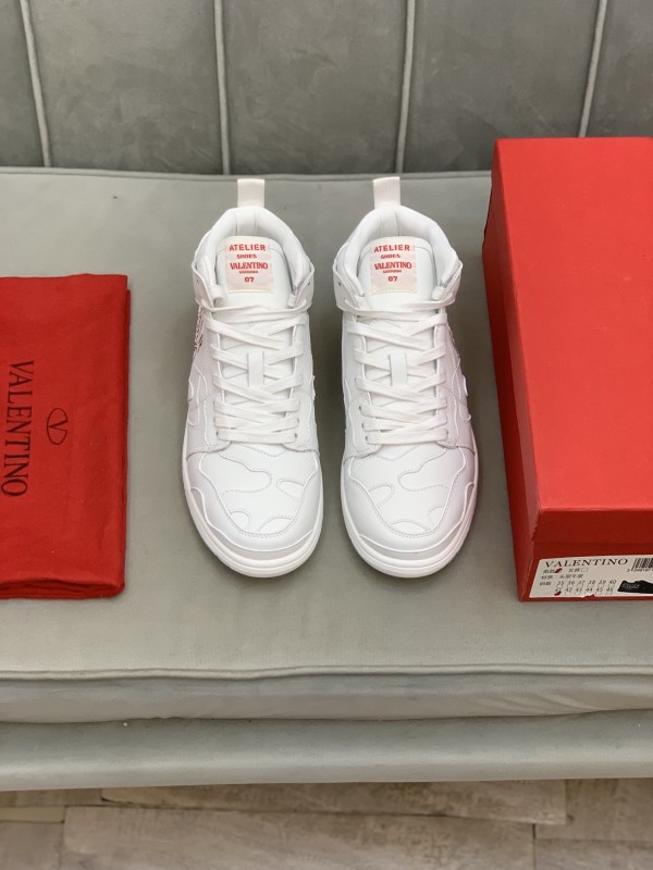 Valentino Garavani Atelier Shoes 07 Camouflage Edition Sneaker in Calfskin 2