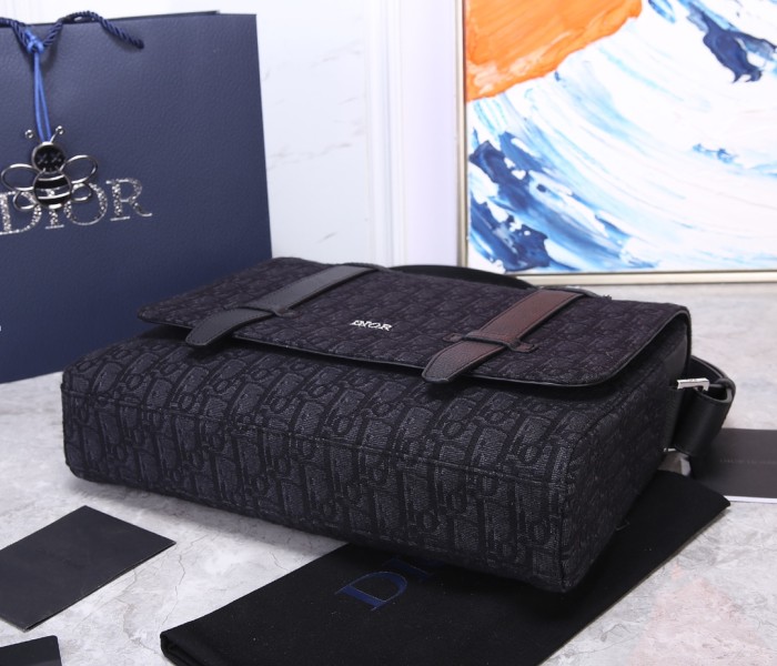 Handbag Dior 93344 size 34*25*5.5 cm