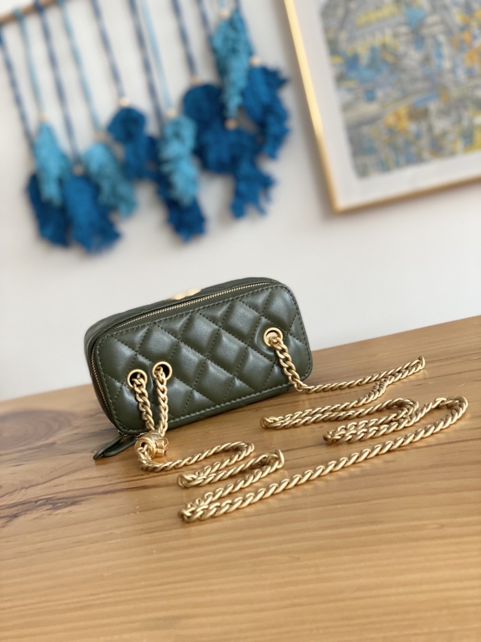 Handbag Chanel 81222 size 16.5 cm