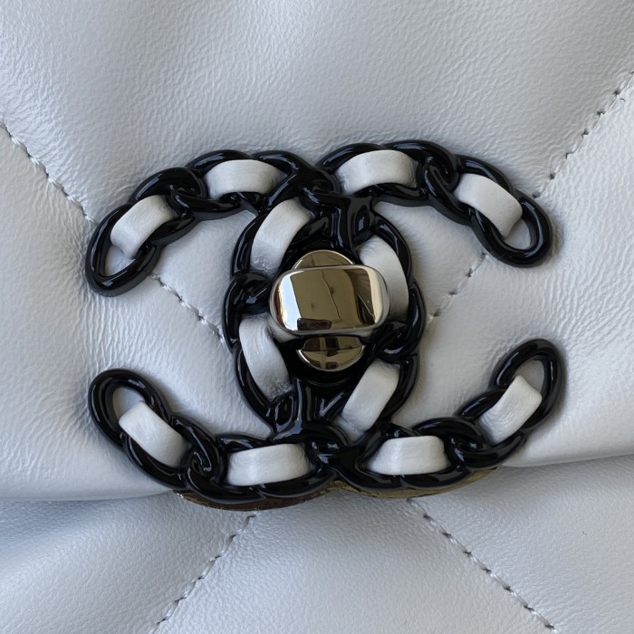 Handbag Chanel size 26/30 cm