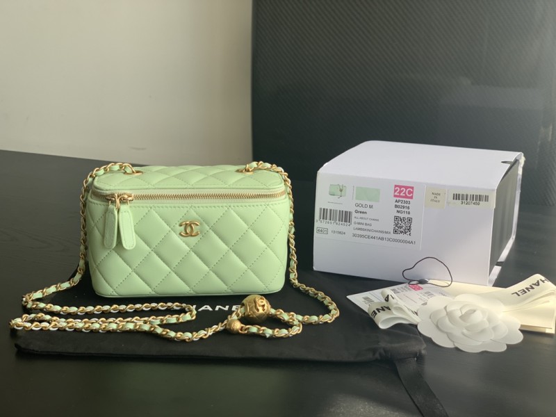 Handbag Chanel AP2303 size 17cmx9.5cmx8 cm