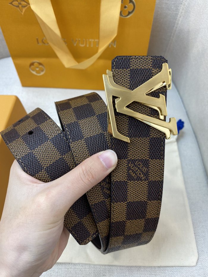 Louis Vuitton Belt 5 (width 4cm)