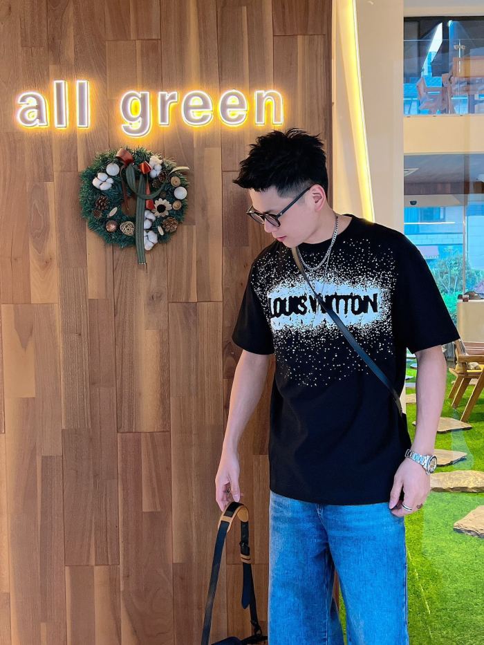 Clothes Louis Vuitton 360