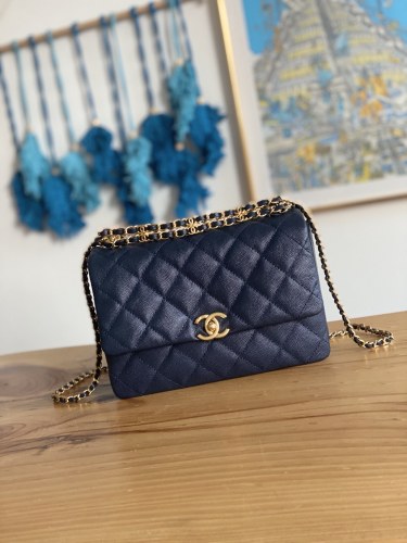 Handbag Chanel size 16*23*11.5 cm