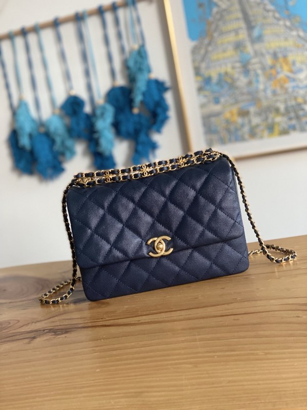 Handbag Chanel size 16*23*11.5 cm