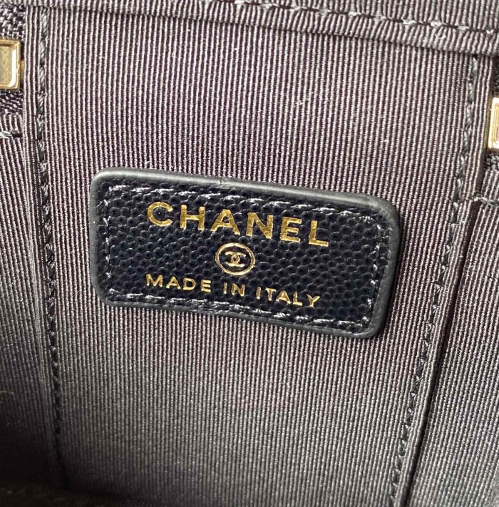 Handbag Chanel AP2161 size 𝟖.𝟓*𝟏𝟏*𝟕 𝐜𝐦