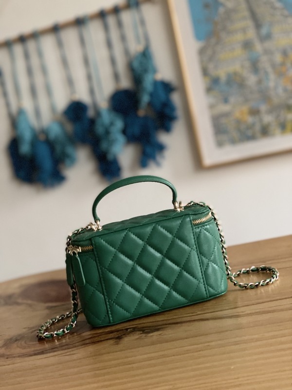 Handbag Chanel 81211 size 9.5 17 8 cm