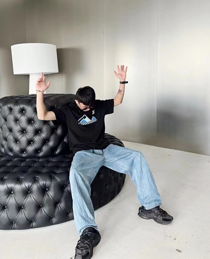 Clothes Louis Vuitton 364