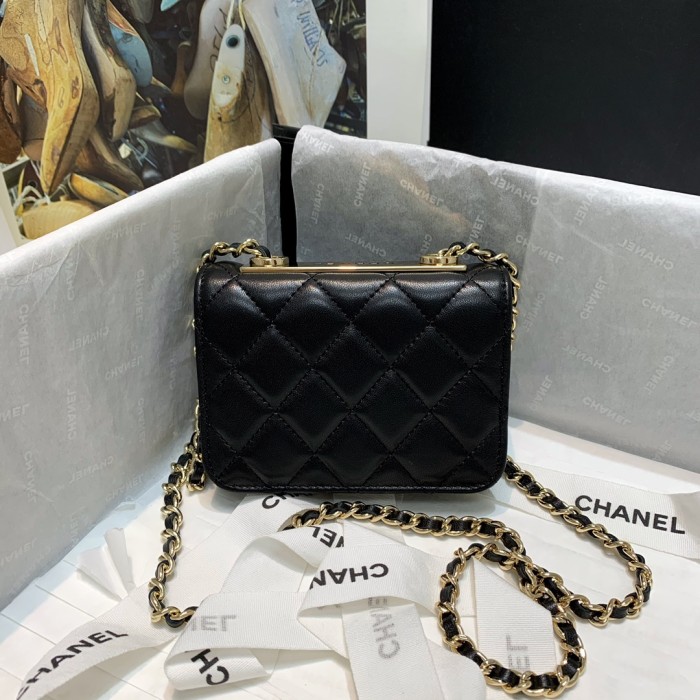 Handbag Chanel 82768 size 12.5 2.5 9 cm