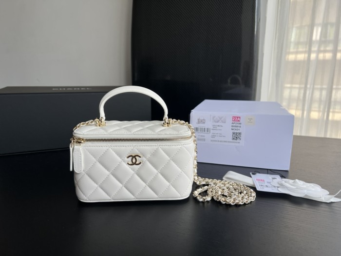 Handbag Chanel AP2199 size 17cmx9.5cmx8 cm