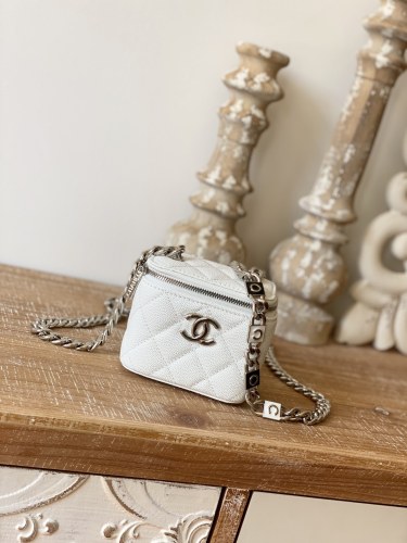 Handbag Chanel 81193 size 12 cm