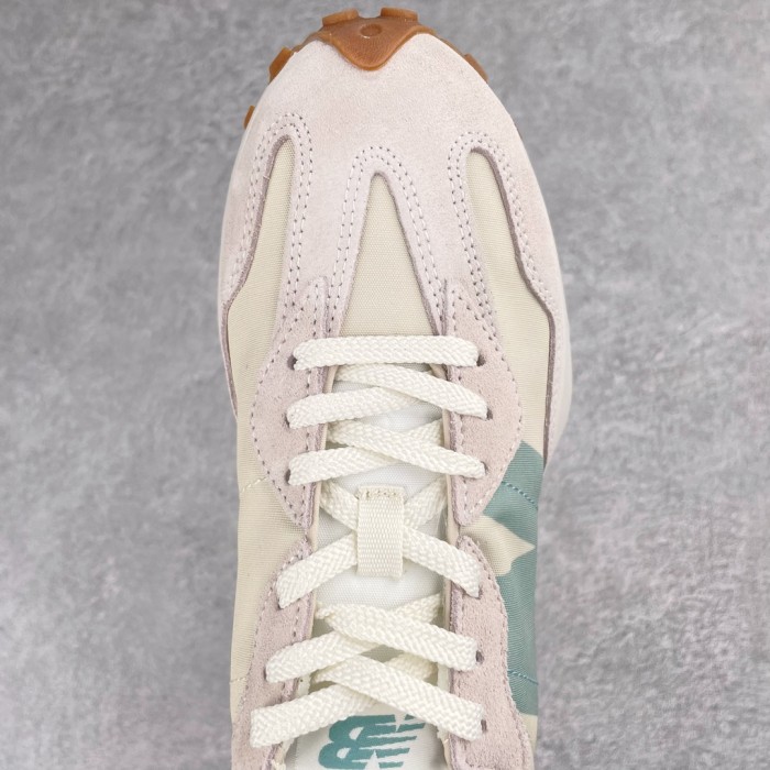 New Balance 327 Sneaker 17