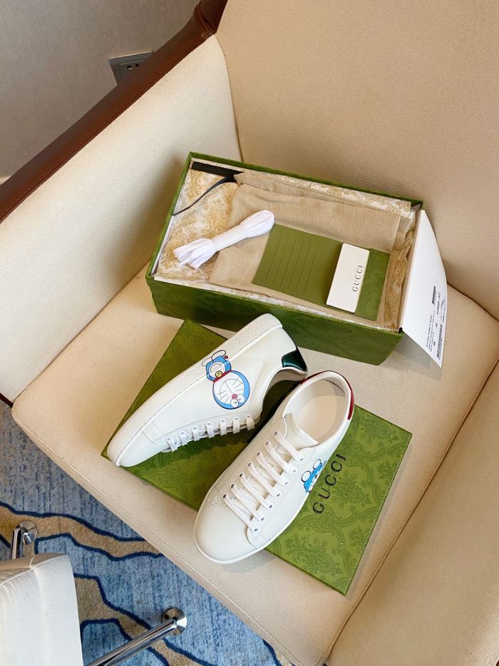 Gucci Women's Ace sneaker with bee sneaker 4