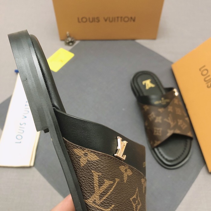 Louis Vuitton Slipper 30