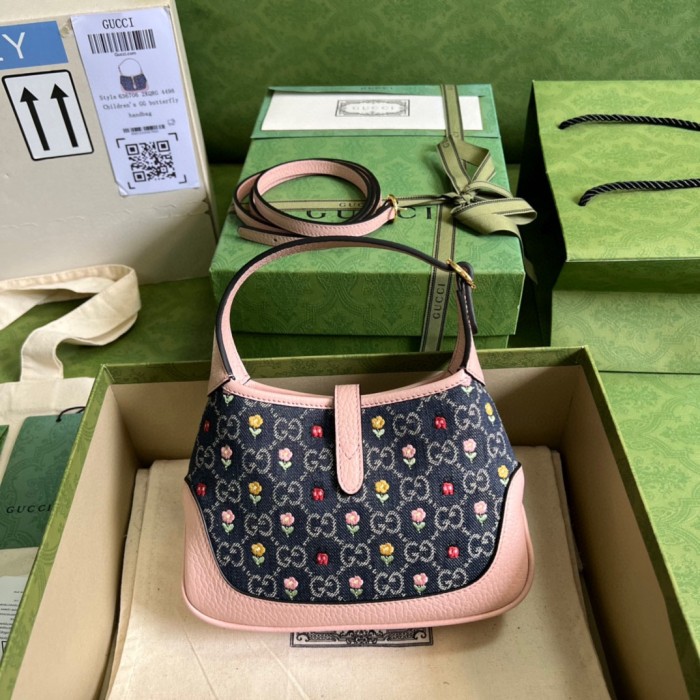 Handbag Gucci 637092 size 19*13*3 cm