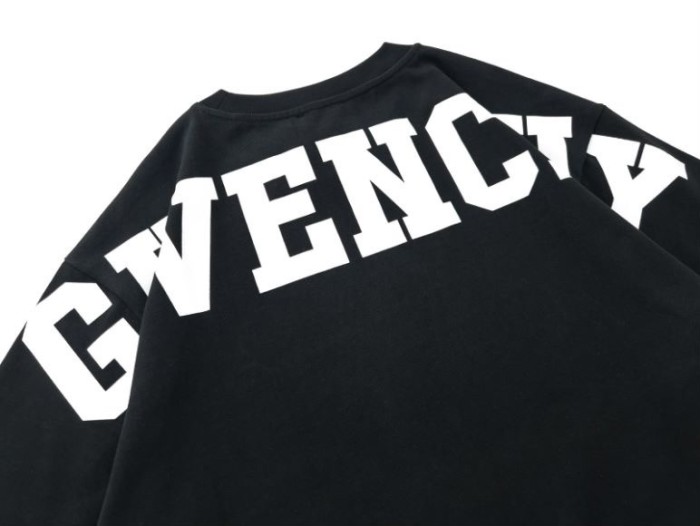 Clothes Givenchy 35