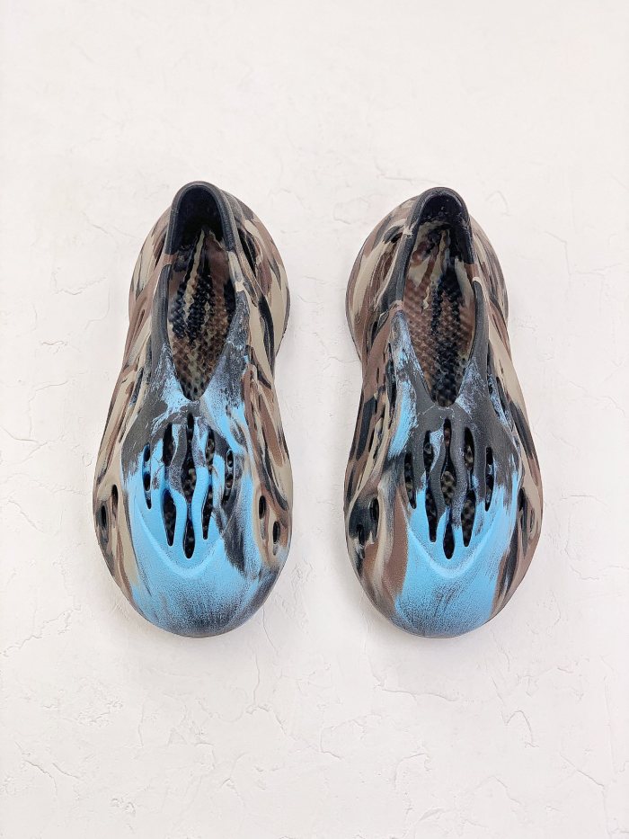 adidas Yeezy Foam RNR MX Cinder