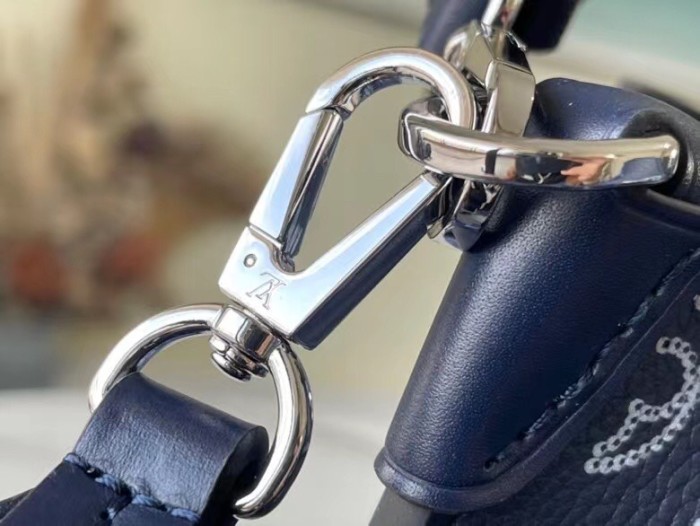 Handbag Louis Vuitton M59554 size 25 x 25 x 20cm