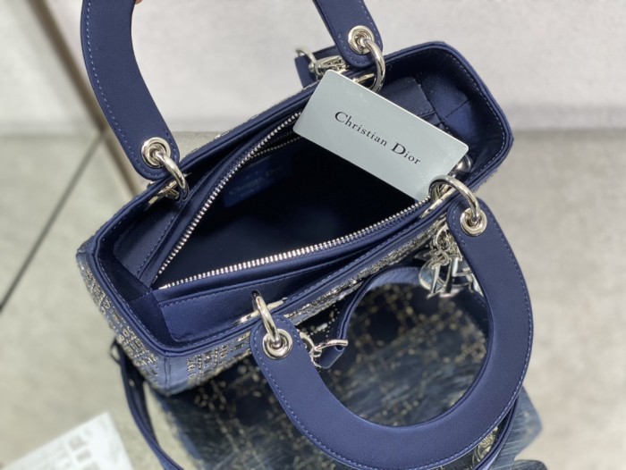 Handbag Dior size 24 cm