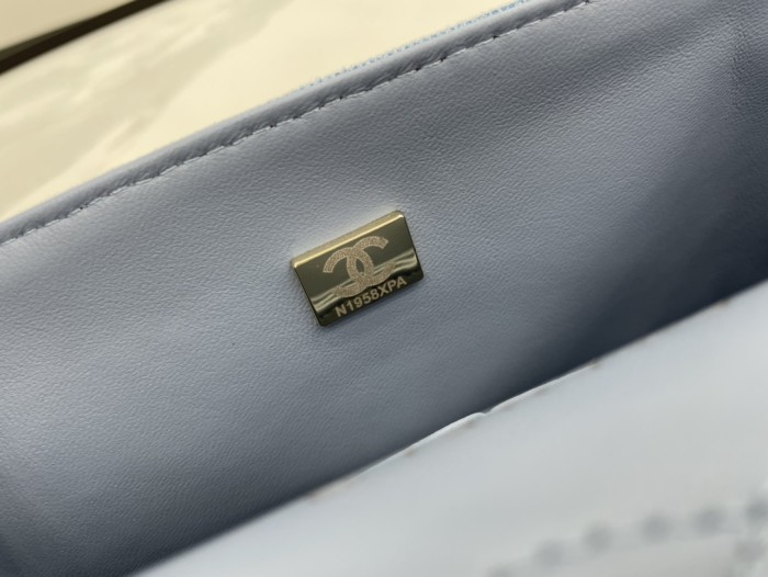 Handbag Chanel size 20 cm