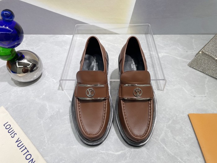 Louis Vuitton shoes WOMEN 3