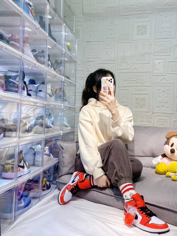 Jordan 1 Mid SE Turf Orange