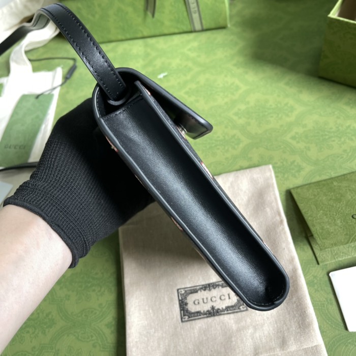 Handbag Gucci 673016 size 11.5*18*3.5 cm