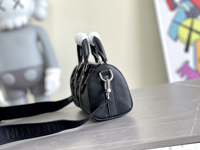 Handbag Louis Vuitton M81010 size 21×9×12cm