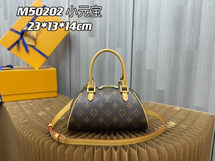 Handbag Louis Vuitton M50202 size 23 × 13 × 14 cm