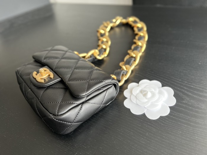 Handbag Chanel size 17 cm