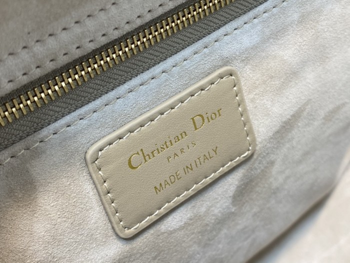 Handbag Dior size 32 cm