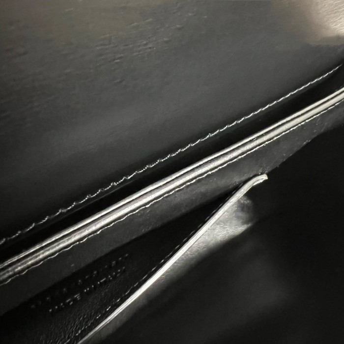 Handbags SAINT LAURENT 634305 size 24.5x16x6 cm