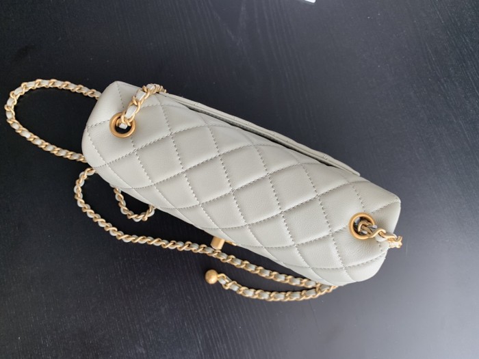 Handbag Chanel size 20 cm