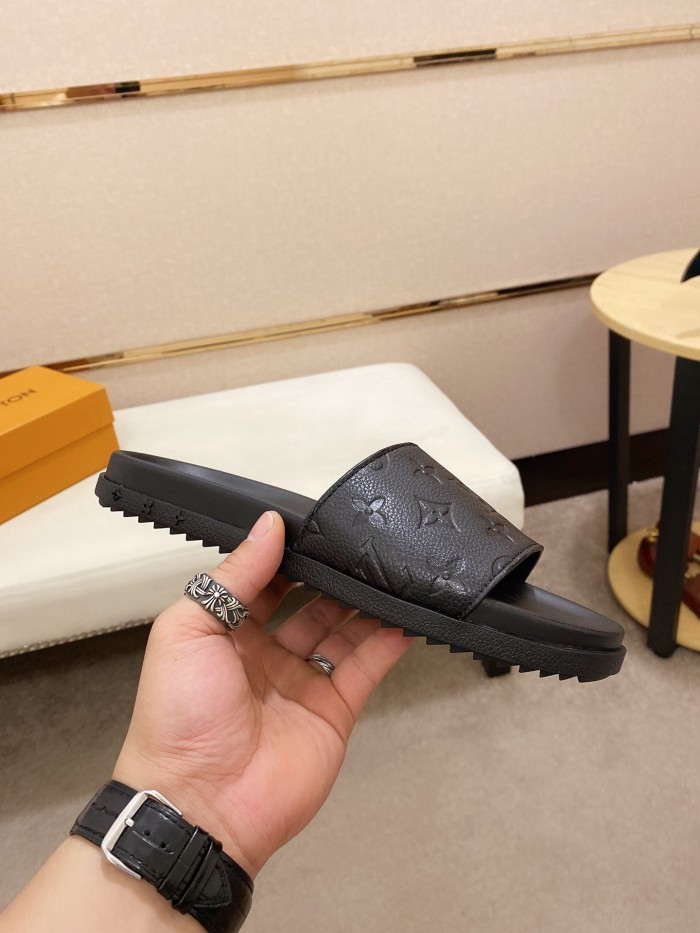 Louis Vuitton Slipper 16
