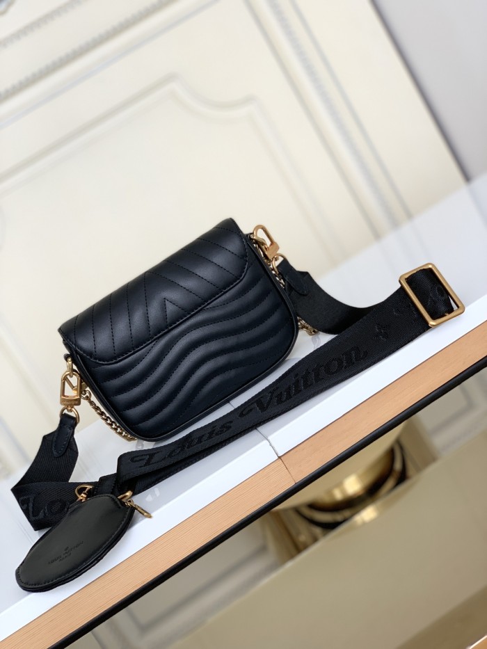 Handbag Louis Vuitton M56461 size 19/14/5 cm