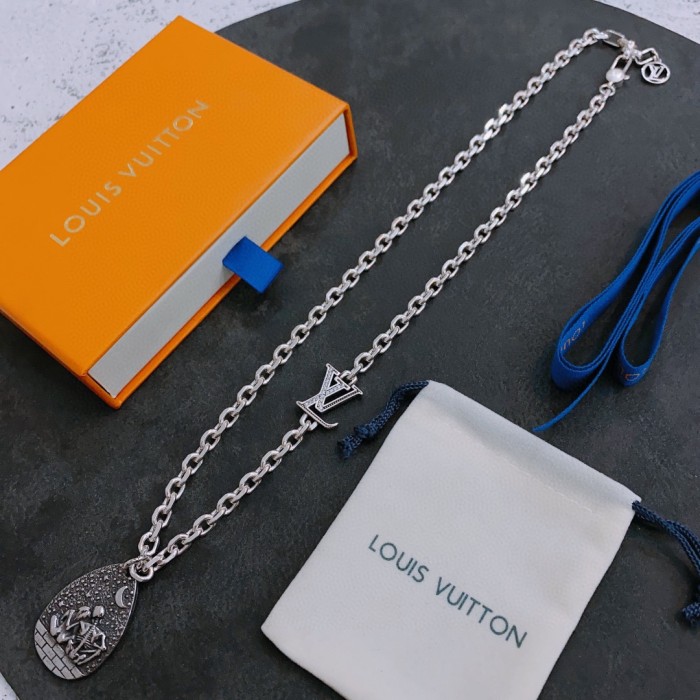 Clothes Louis Vuitton 85