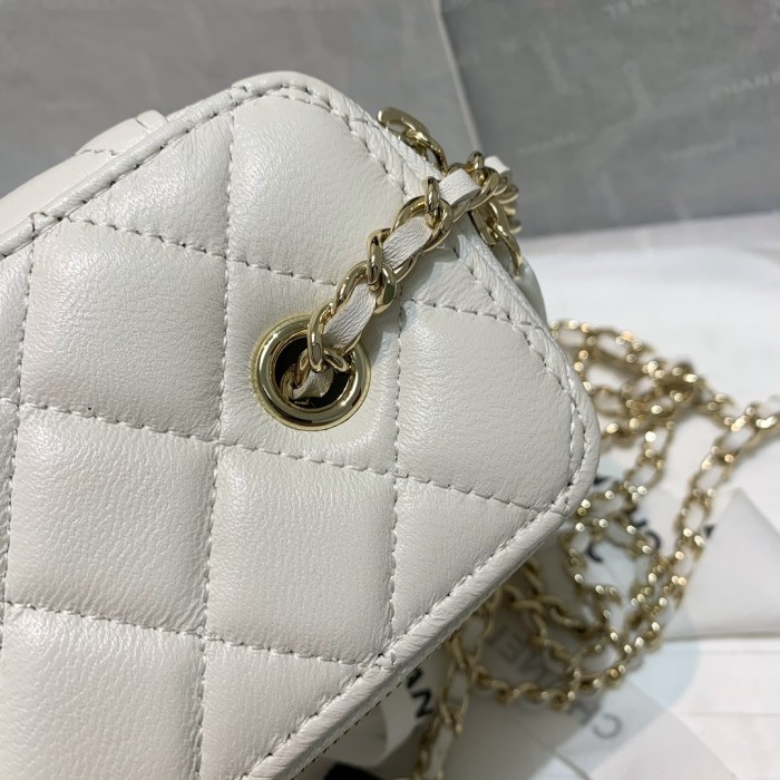 Handbag Chanel 81158 size 16 9.5 8 cm