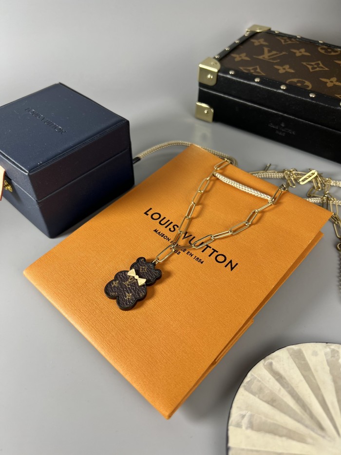 Clothes Louis Vuitton 82