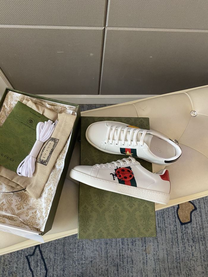 Gucci Women's Ace sneaker with bee sneaker 4