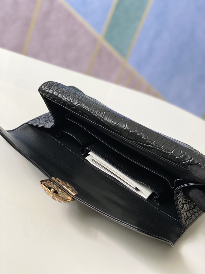 Handbag Chanel 6603 size 30.13.4 cm