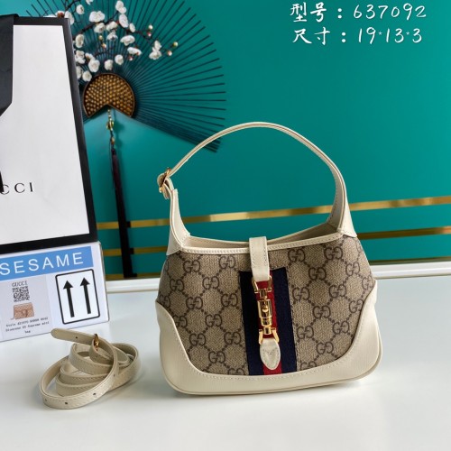 Handbag Gucci 637092 size 19*13*3 cm