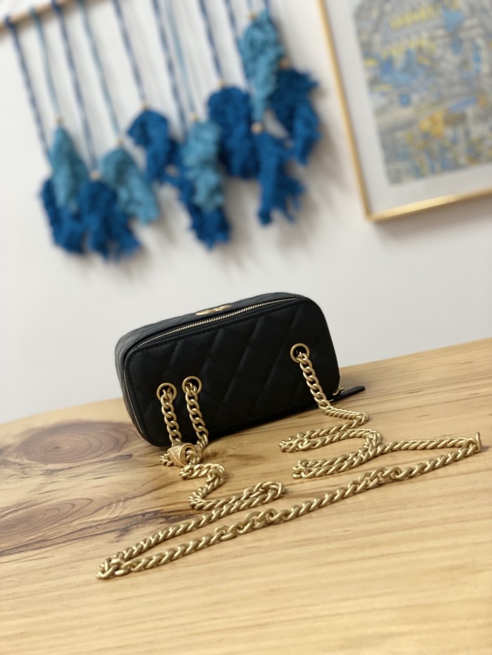 Handbag Chanel 81222 size 16.5 cm