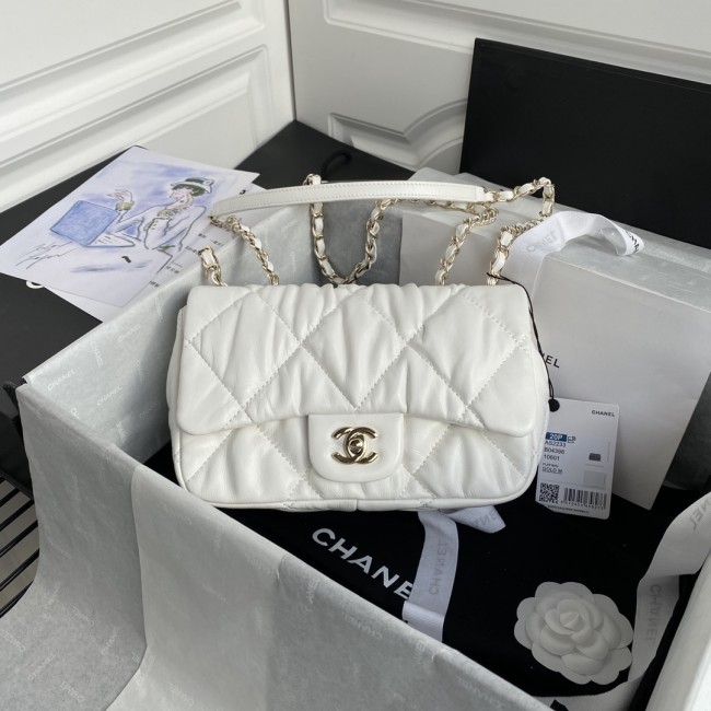 Handbag Chanel AS2233 size 22 cm