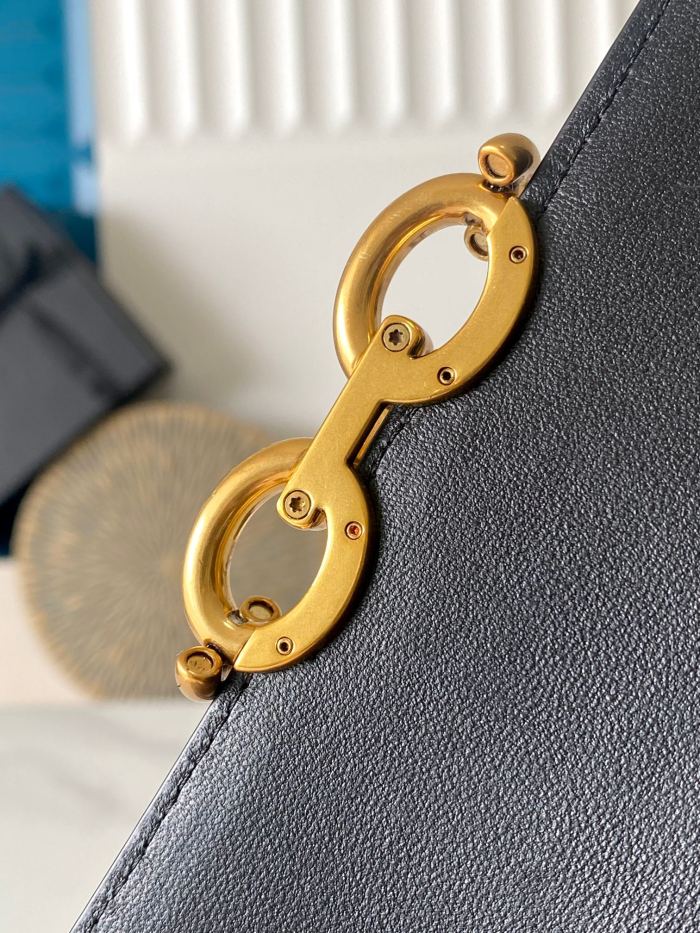 Handbags SAINT LAURENT 738109 size 19×11×4 cm