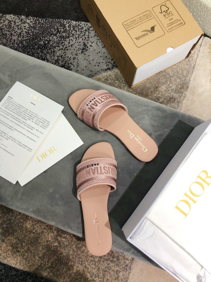 Dior Dway Slide 4