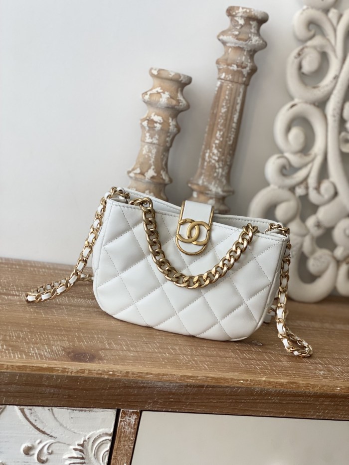 Handbag Chanel 3475 size 12.5*19*6.5* cm