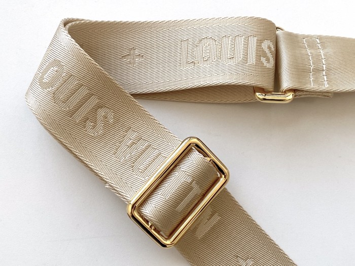 Handbag Louis Vuitton M45392 size 20*14*8 cm