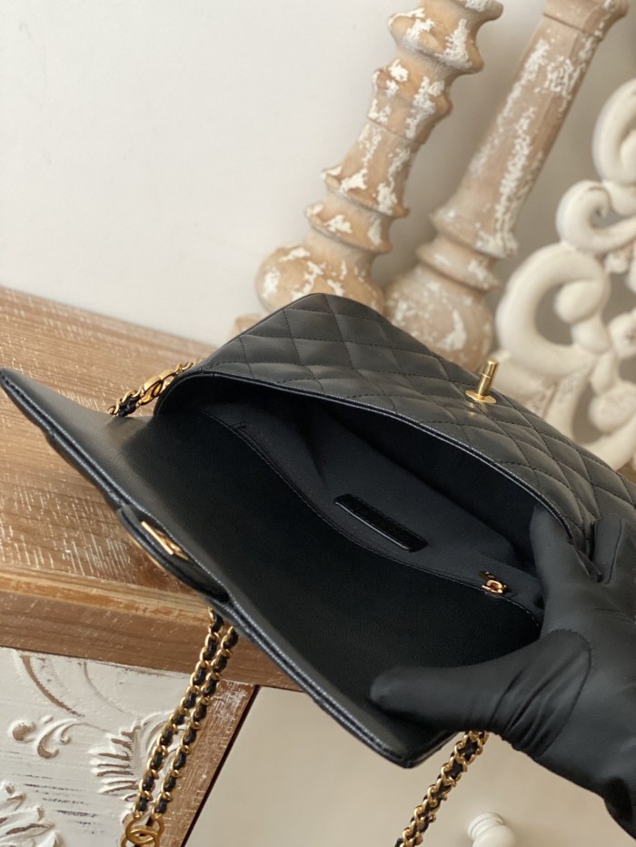 Handbag Chanel AS3777 size 16x24x8 cm