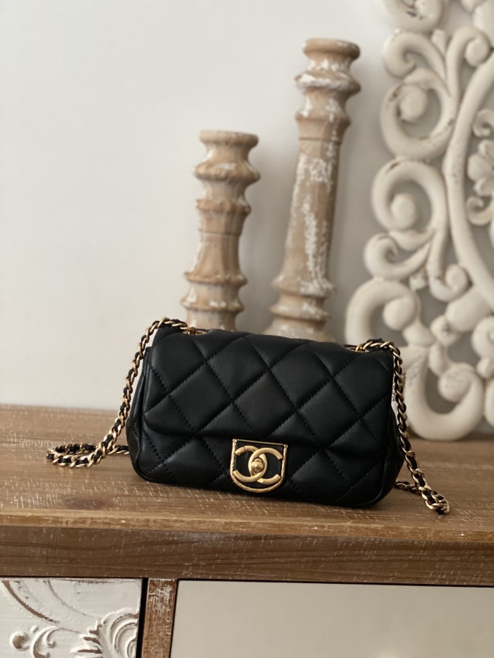 Handbag Chanel 3473 size 13*18*6 cm